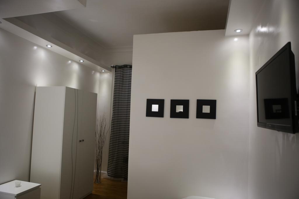 Blanco Vaticano Rome Room photo